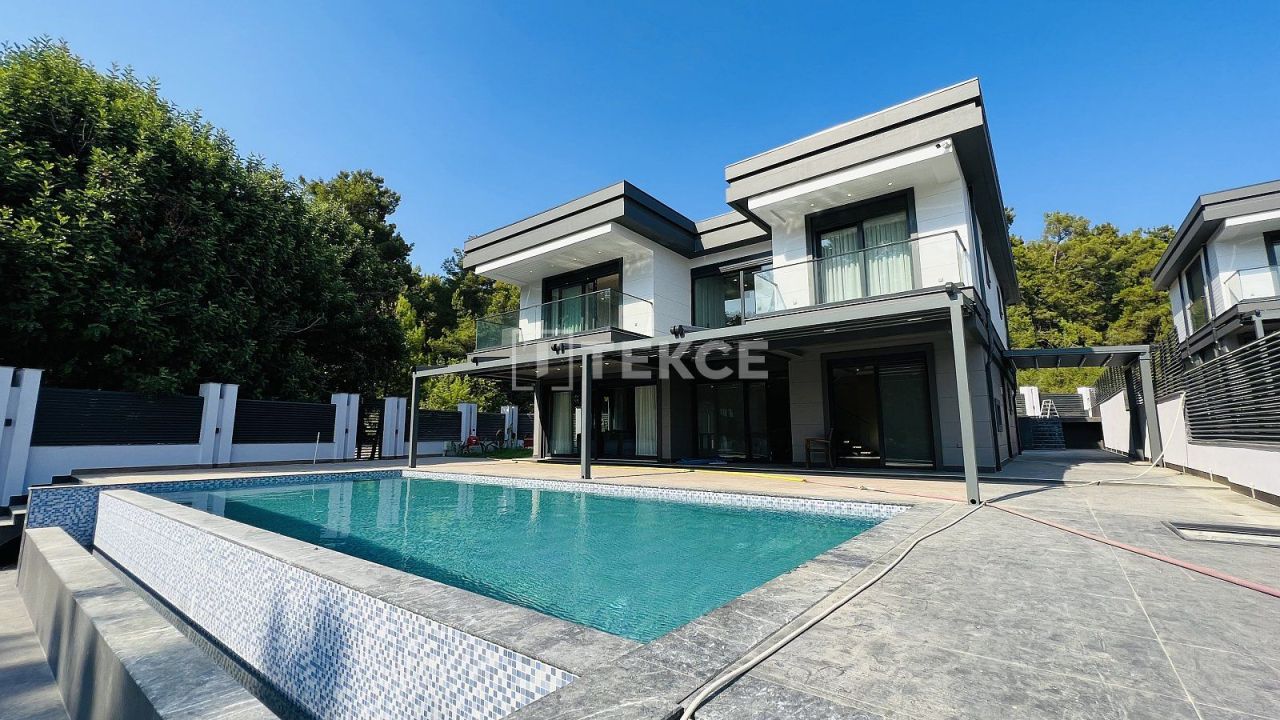 Villa in Kemer, Türkei, 221 m² - Foto 1