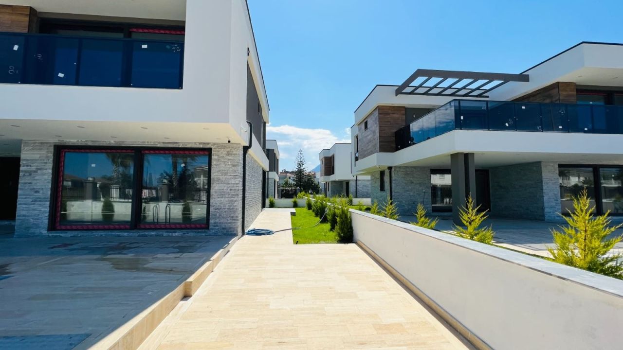 Flat in Kemer, Turkey - picture 2