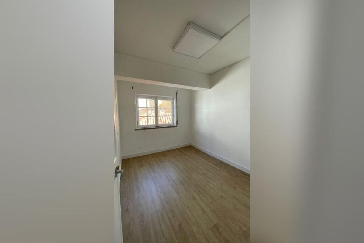 Office in Cascais, Portugal - picture 5