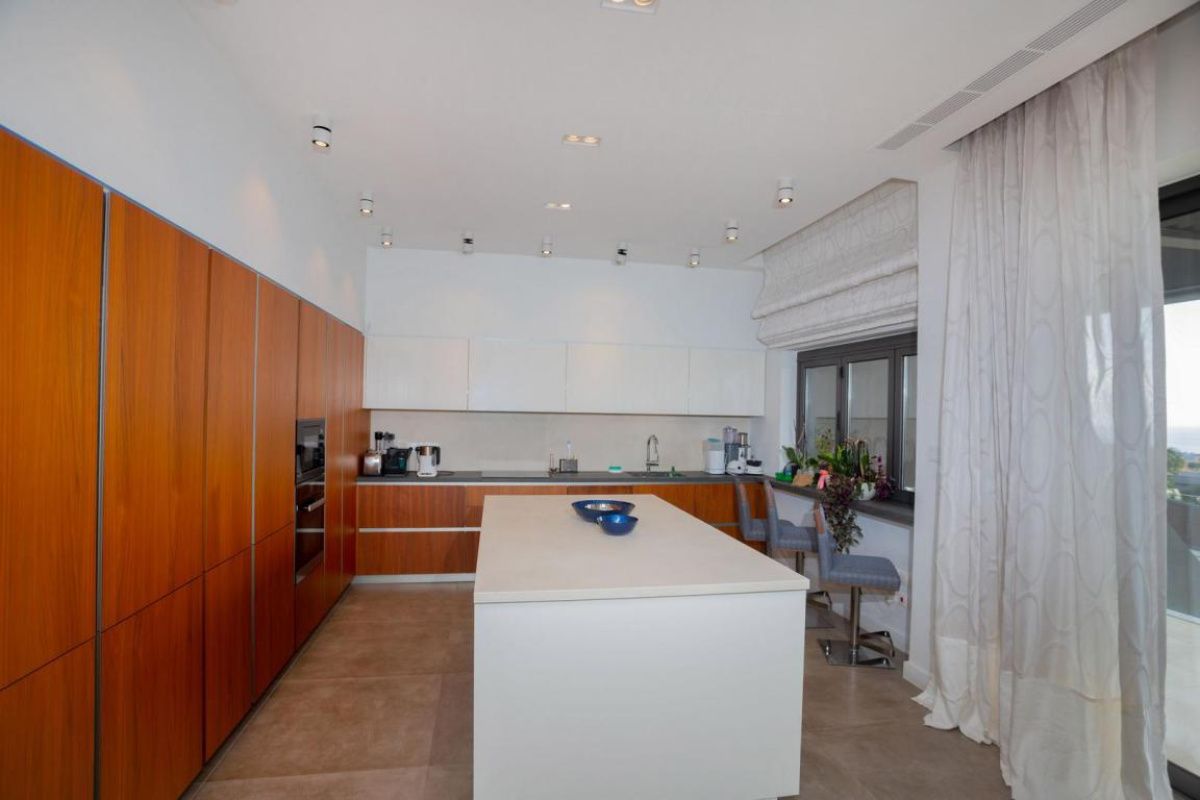 House in Limassol, Cyprus, 593 m² - picture 6