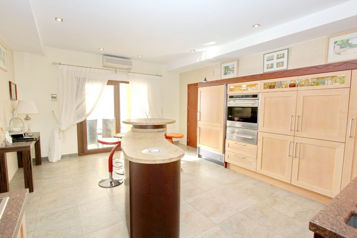 Casa en la Costa Blanca, España, 898 m² - imagen 6