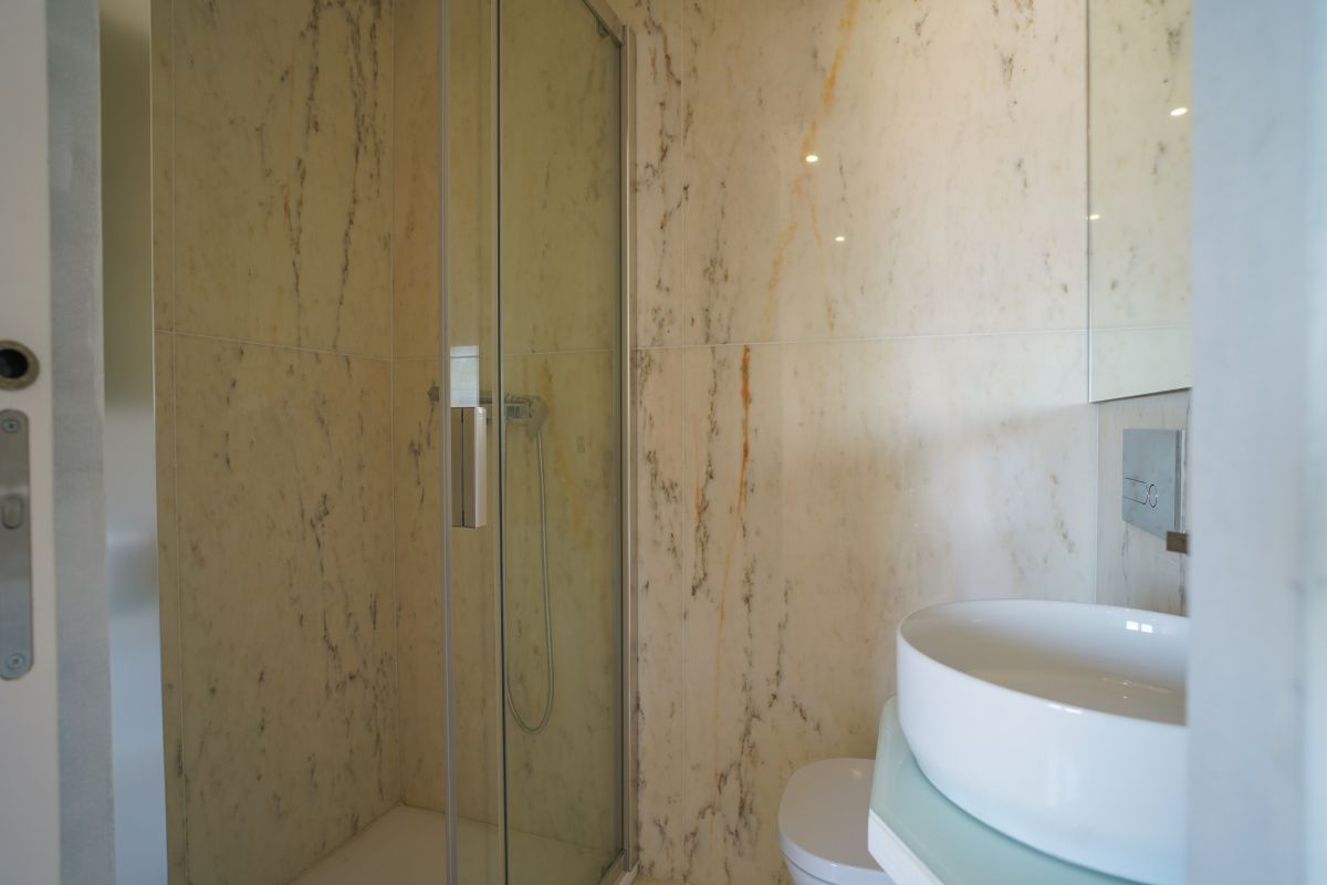 Maison à Vila Nova de Gaia, Portugal, 385 ares - image 8