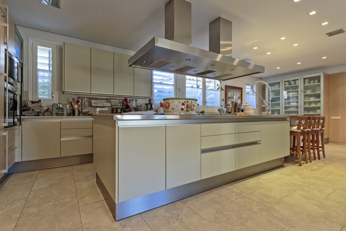 House on Costa del Maresme, Spain, 1 344 m² - picture 8