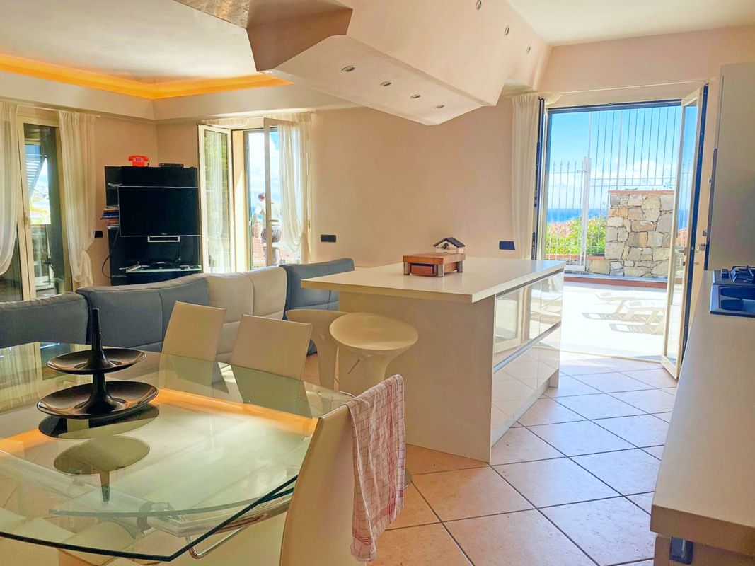 House in Imperia, Italy, 300 m² - picture 9