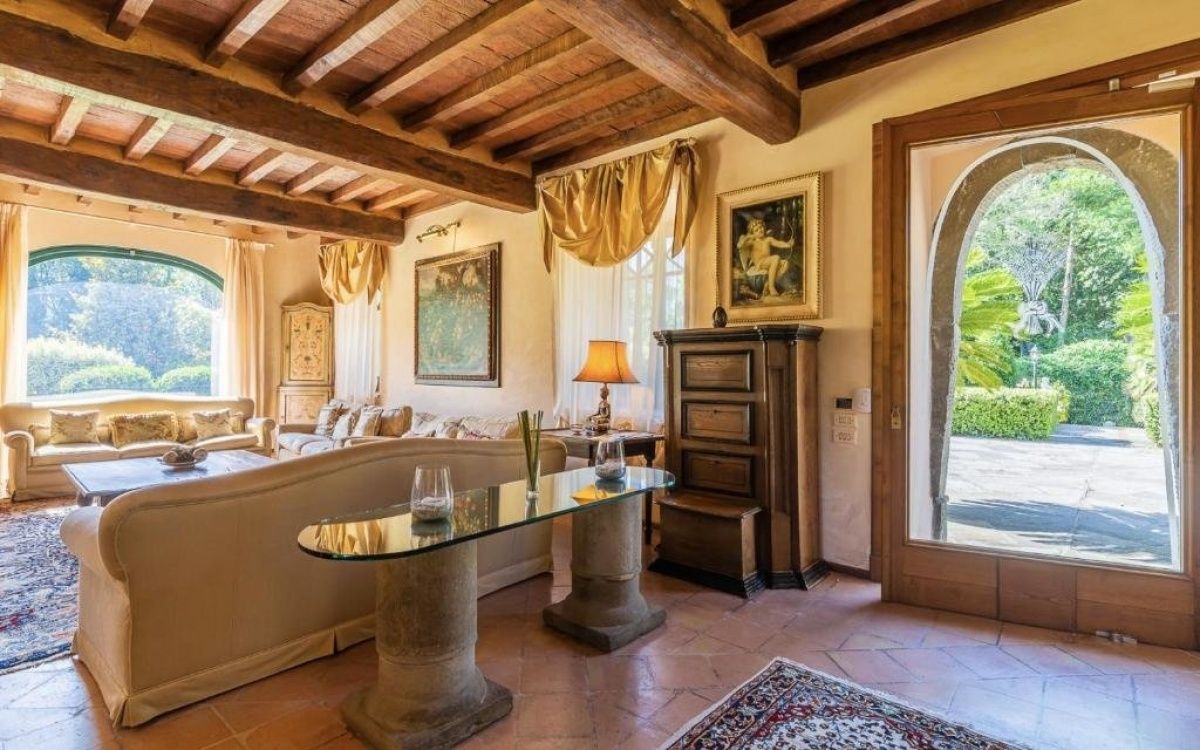 Manor in Lucca, Italy, 1 158 m² - picture 9