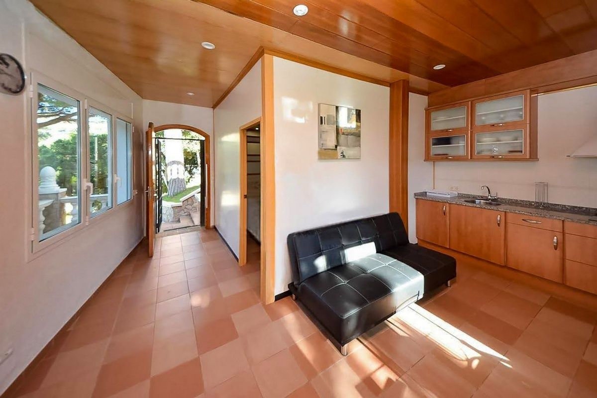 House on Costa Brava, Spain, 696 m² - picture 11