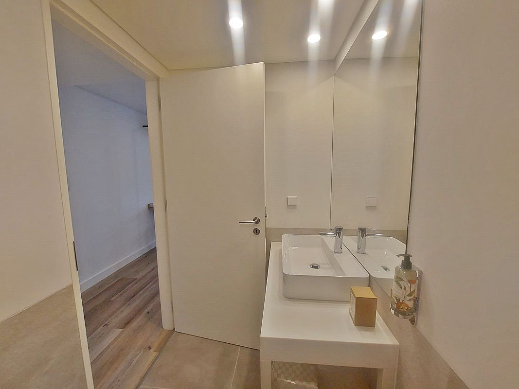 Flat in Vila Nova de Gaia, Portugal, 65 m² - picture 12