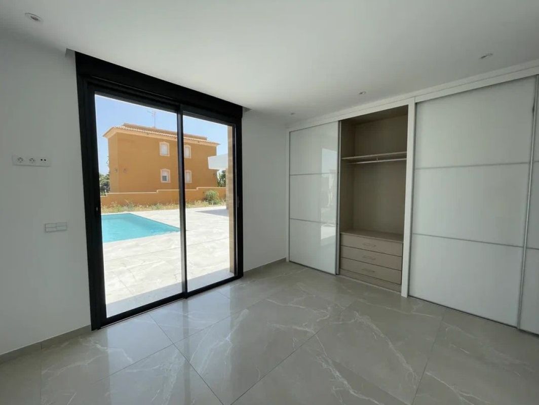 Maison à Alicante, Espagne, 325 m² - image 14