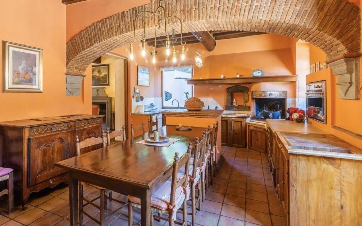 Manor in Lucca, Italy, 1 158 m² - picture 14