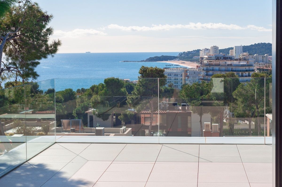 House on Costa Brava, Spain, 374 m² - picture 15