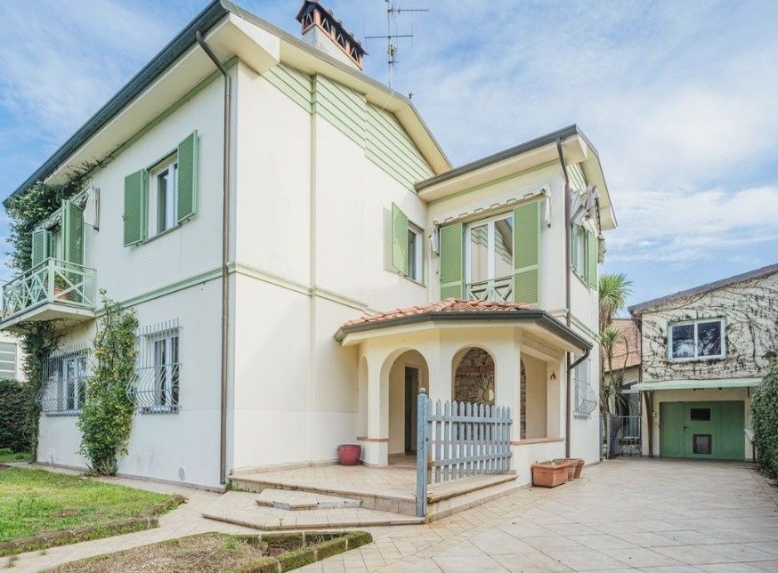 Casa en Viareggio, Italia, 190 m² - imagen 1