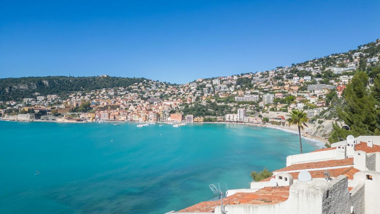 Maison à Villefranche-sur-Mer, France, 200 m² - image 1