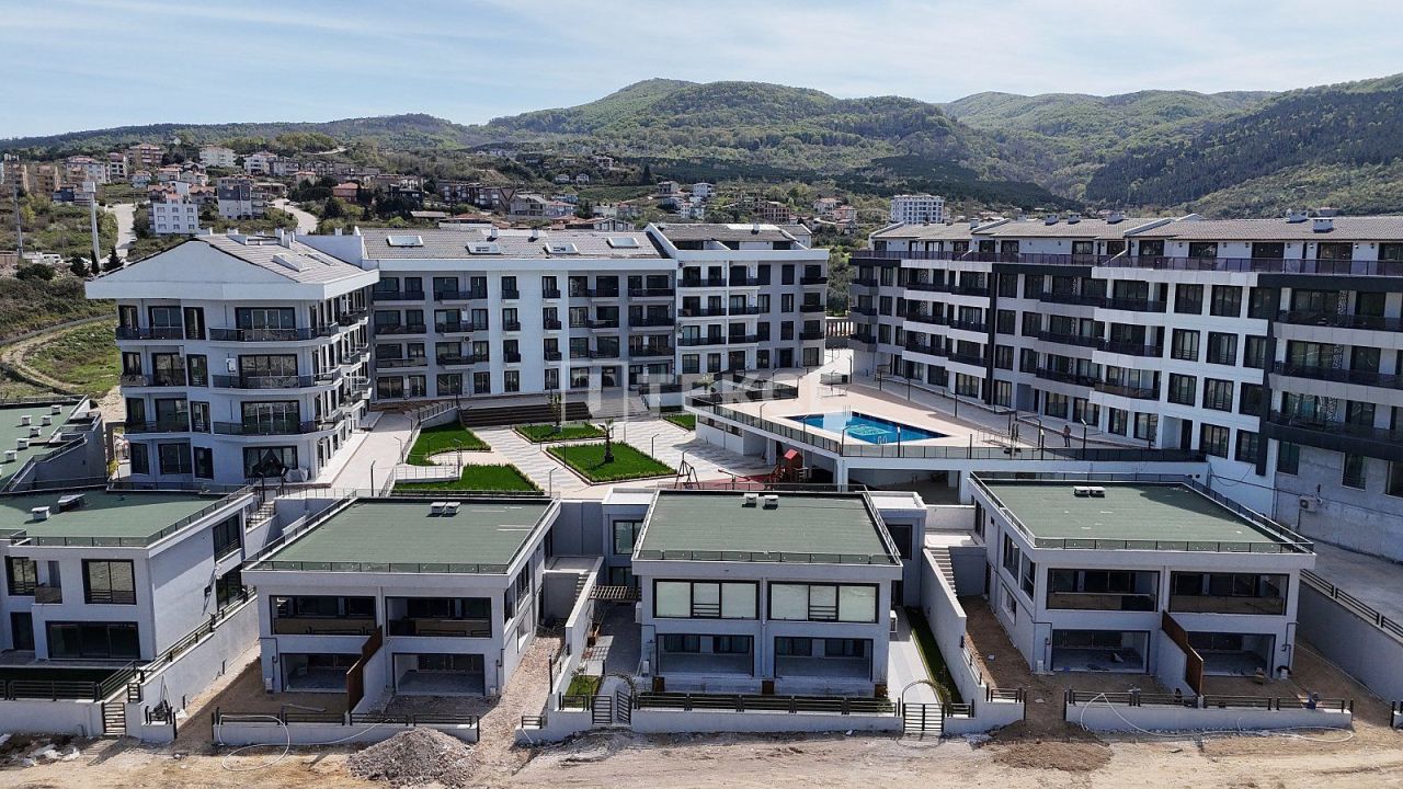 Villa Çınarcık, Turkey, 235 m² - picture 1