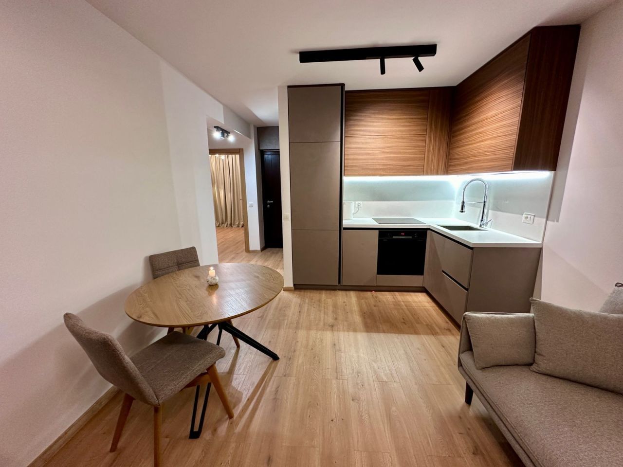 Piso en Budva, Montenegro, 61 m² - imagen 2