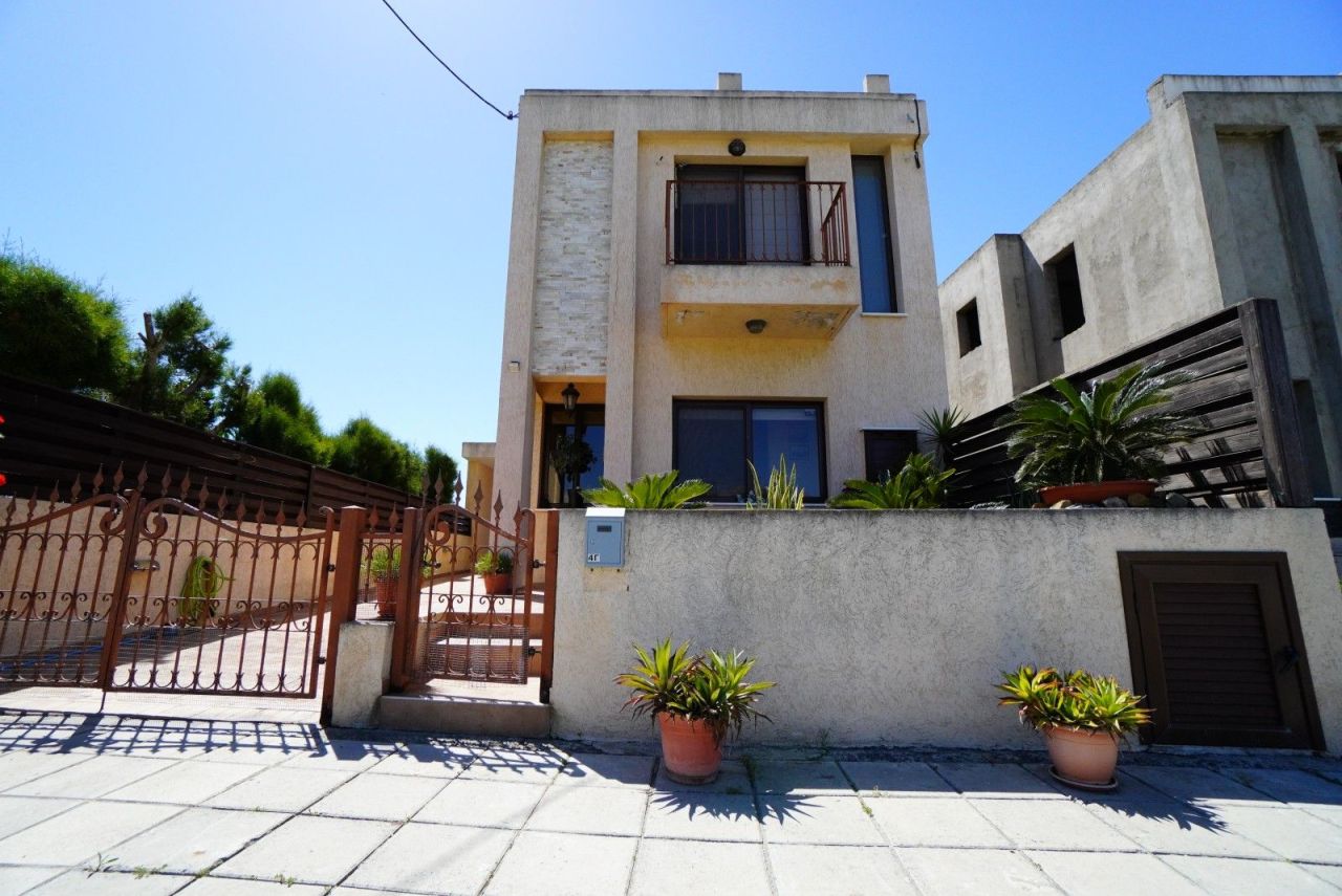 Villa in Larnaca, Cyprus, 145 m² - picture 1