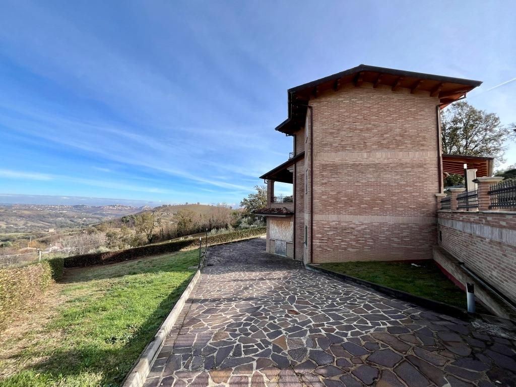 Villa in Pescara, Italy, 180 m² - picture 4