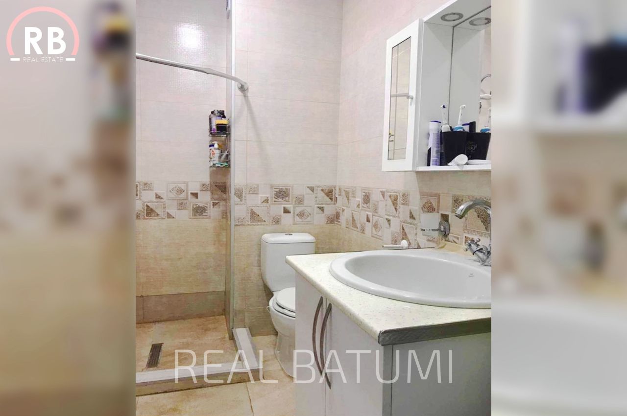 Flat in Batumi, Georgia, 42 m² - picture 9