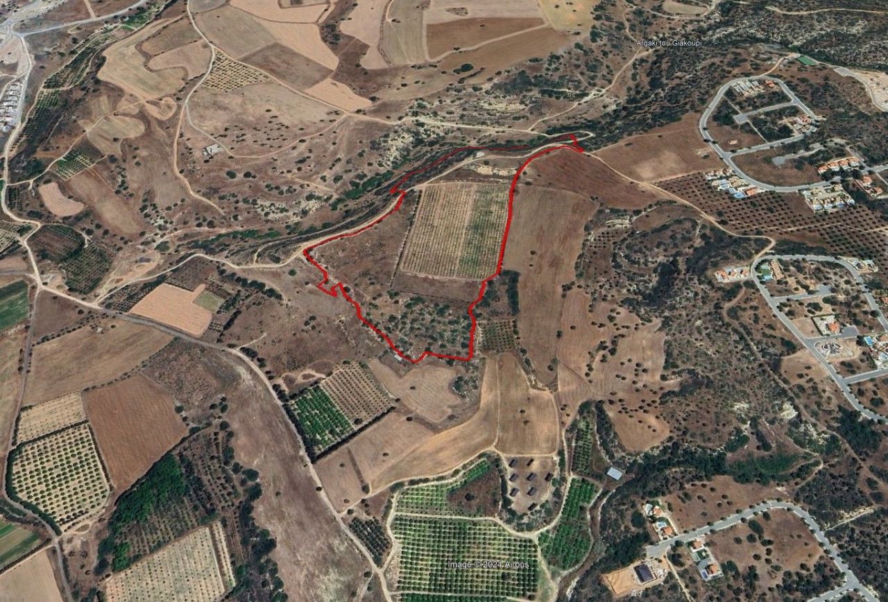 Terrain à Paphos, Chypre, 103 346 m² - image 1