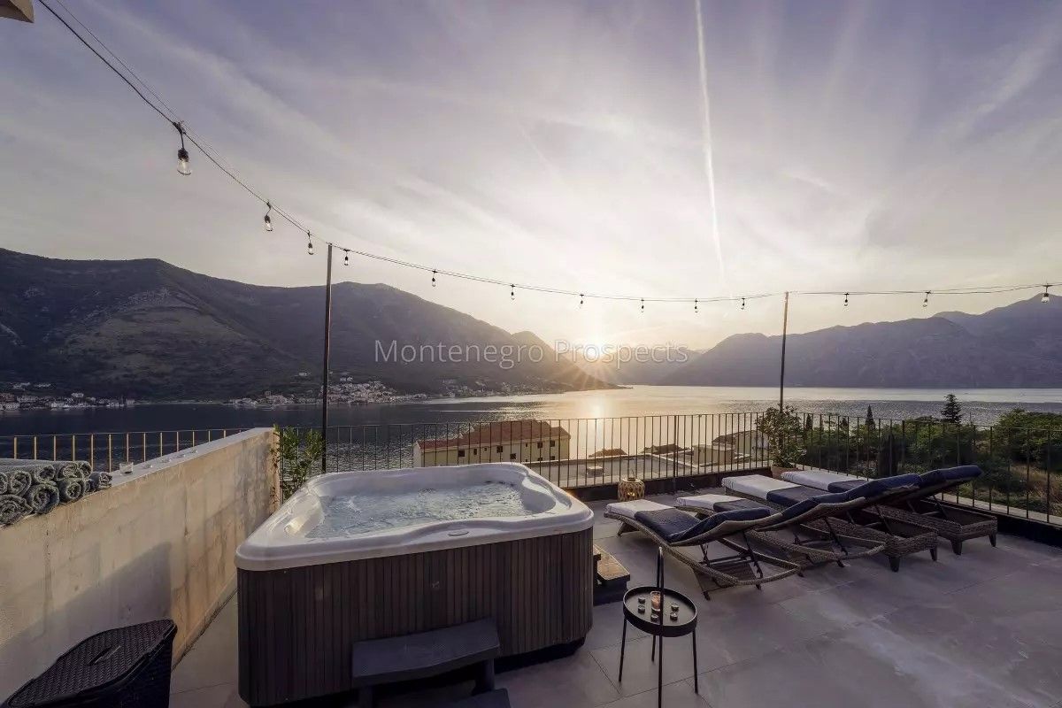 Penthouse in Dobrota, Montenegro, 156 m² - Foto 1