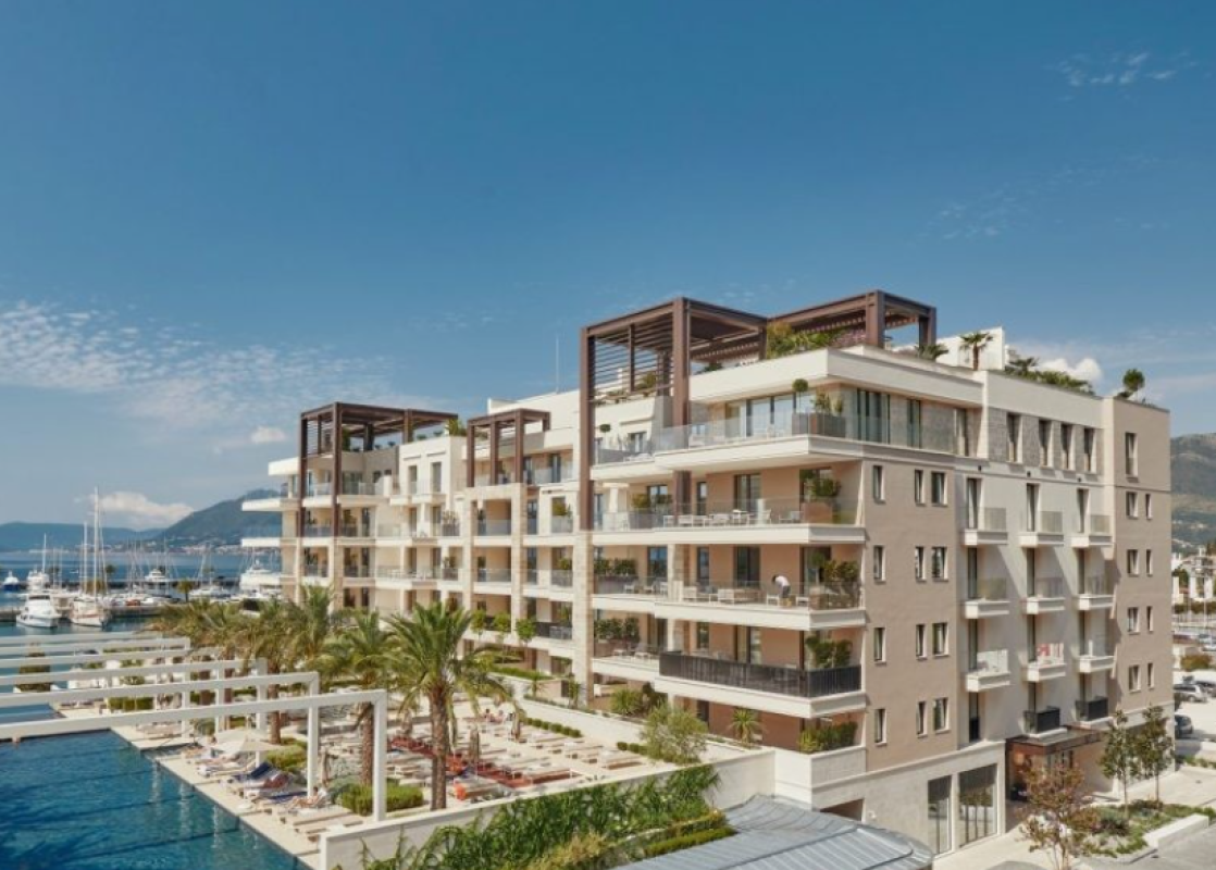 Flat in Tivat, Montenegro, 193 m² - picture 1