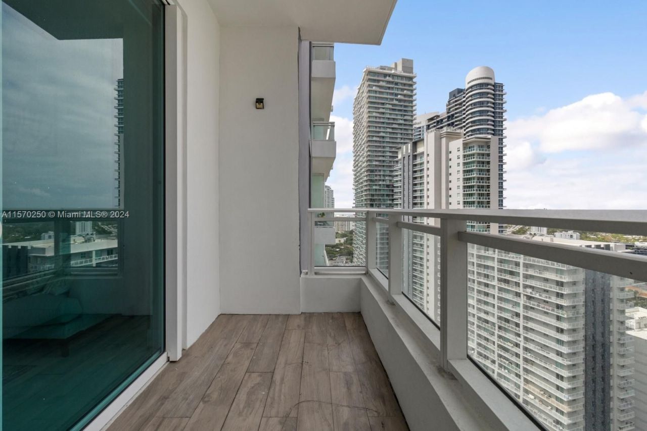 Piso en Miami, Estados Unidos, 70 m² - imagen 11