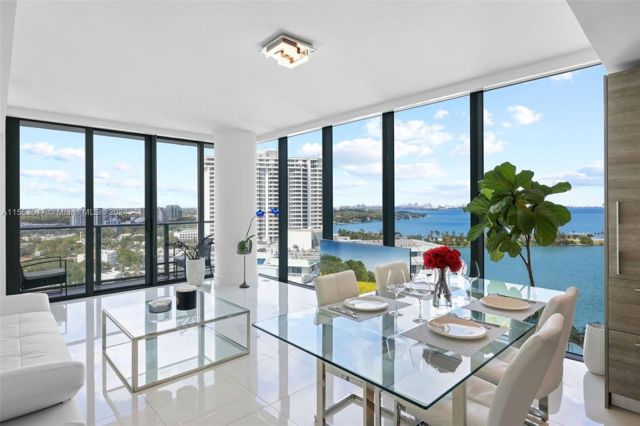 Flat in Miami, USA, 70 m² - picture 1