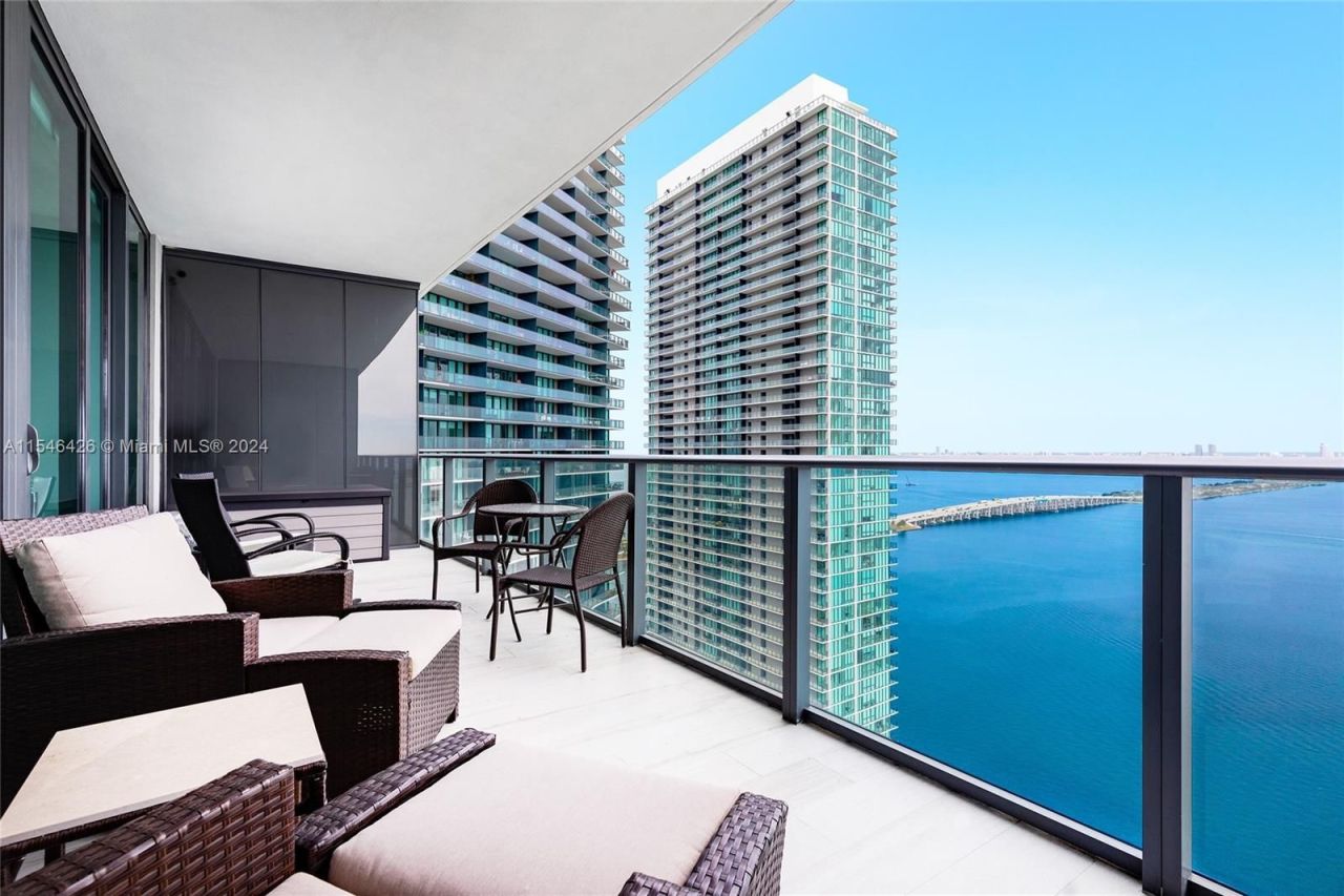 Piso en Miami, Estados Unidos, 110 m² - imagen 2