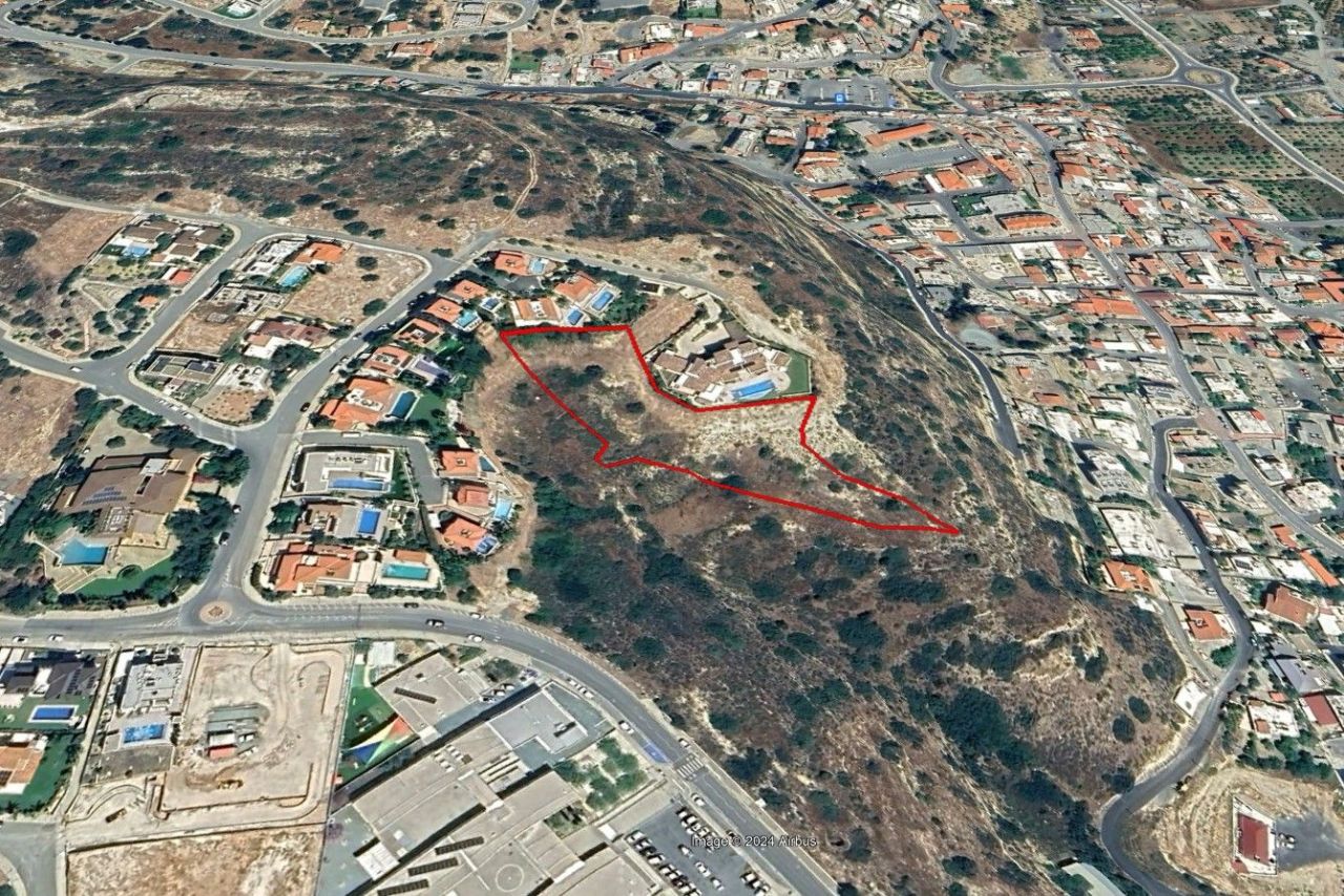 Land in Limassol, Cyprus, 4 856 m² - picture 1