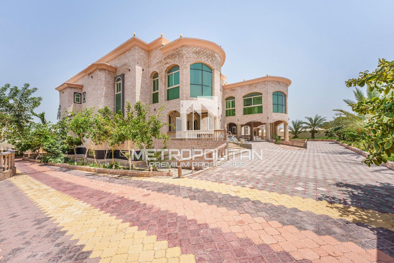 Villa in Ra’s al-Chaima, VAE, 1 363 m² - Foto 1