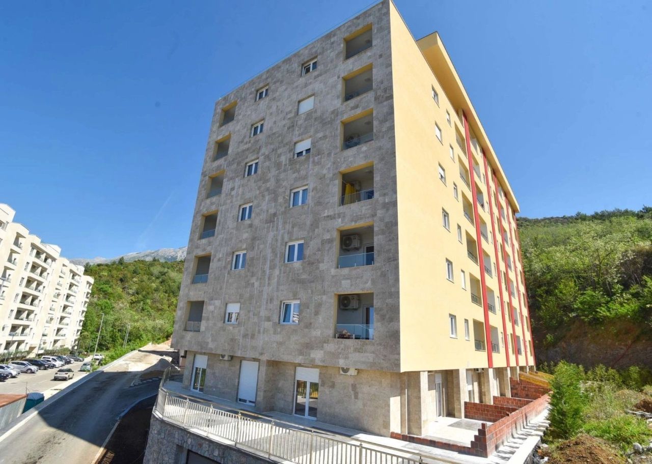 Wohnung in Becici, Montenegro, 43 m² - Foto 1