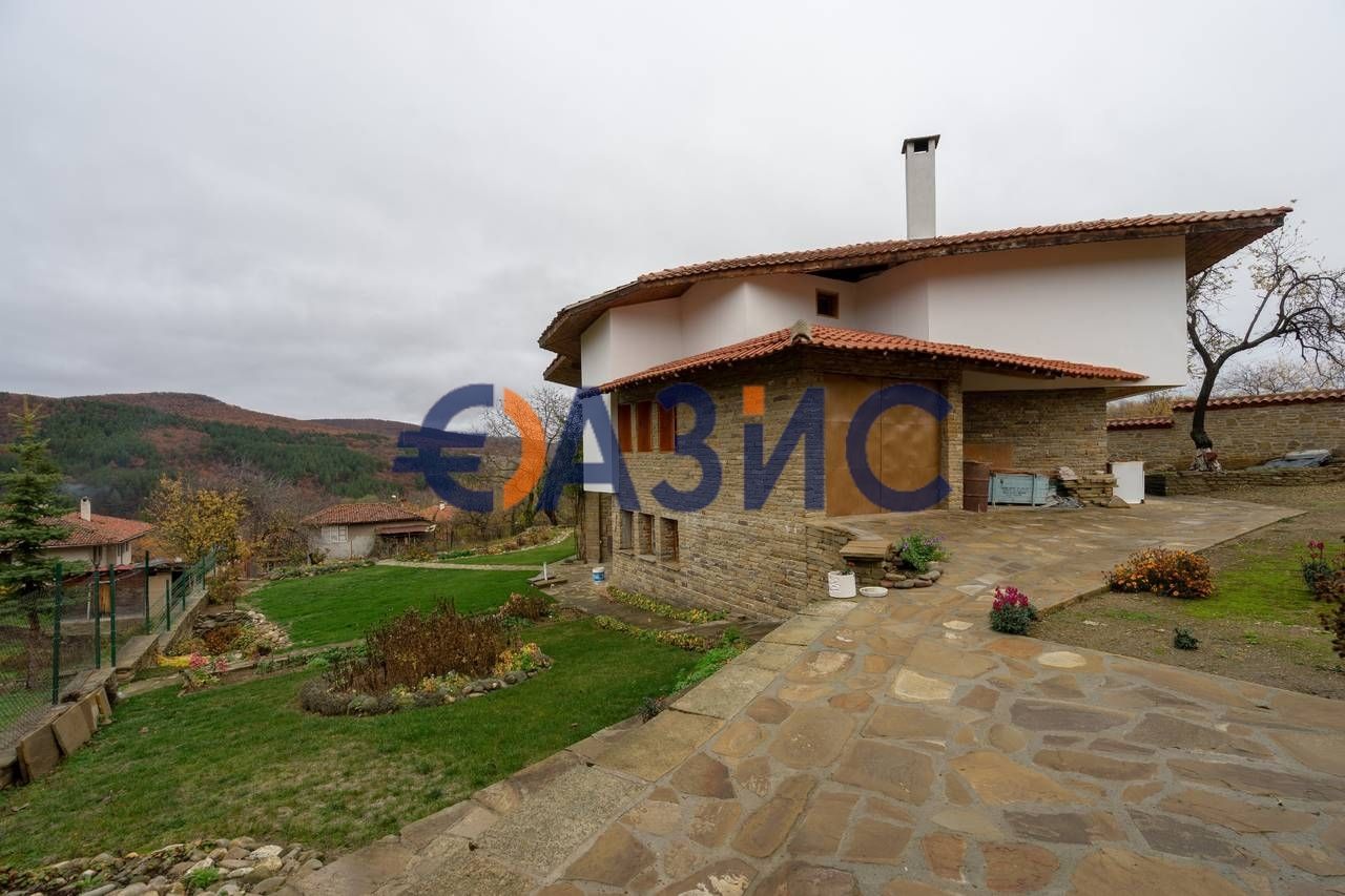 Casa en Sliven, Bulgaria, 310 m² - imagen 1