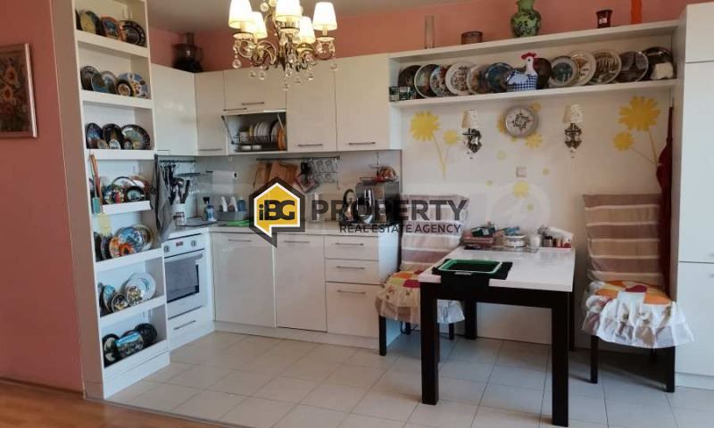 Flat in Saints Constantine and Helena, Bulgaria, 152 m² - picture 4