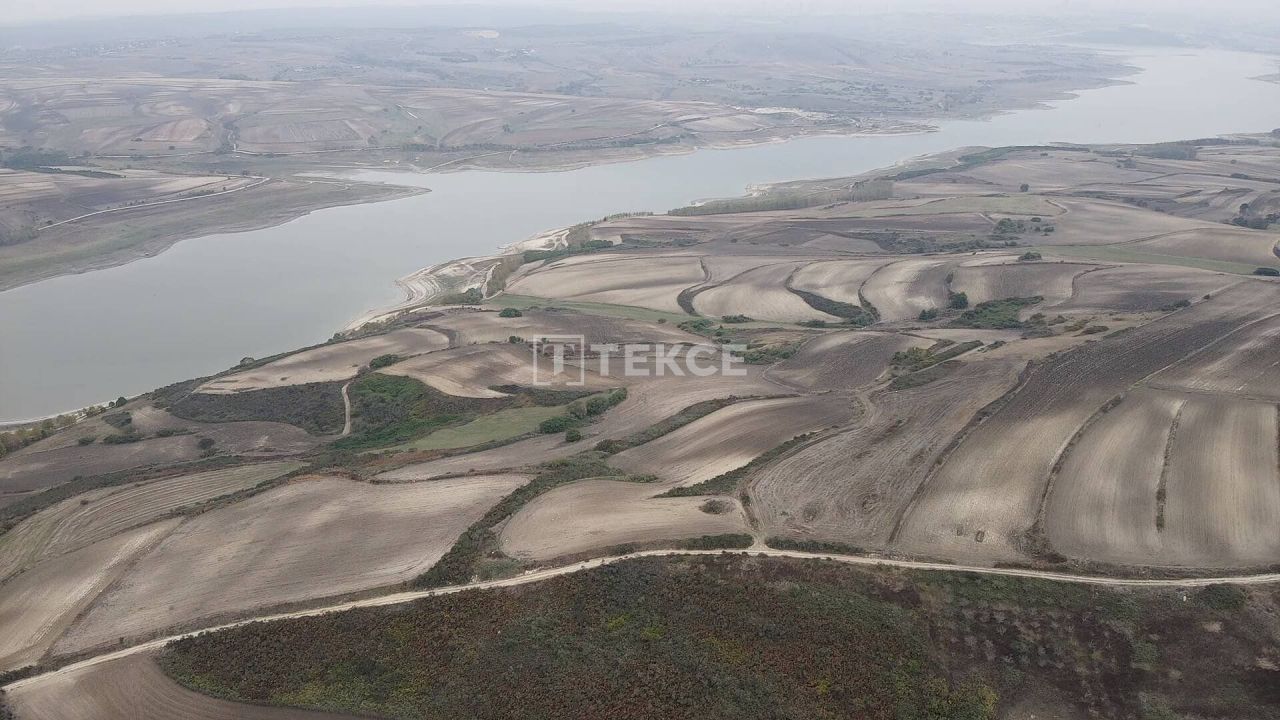 Grundstück in Arnavutköy, Türkei, 3 283 m² - Foto 1