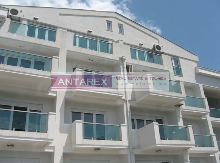 Appartement à Petrovac, Monténégro, 137 m² - image 1