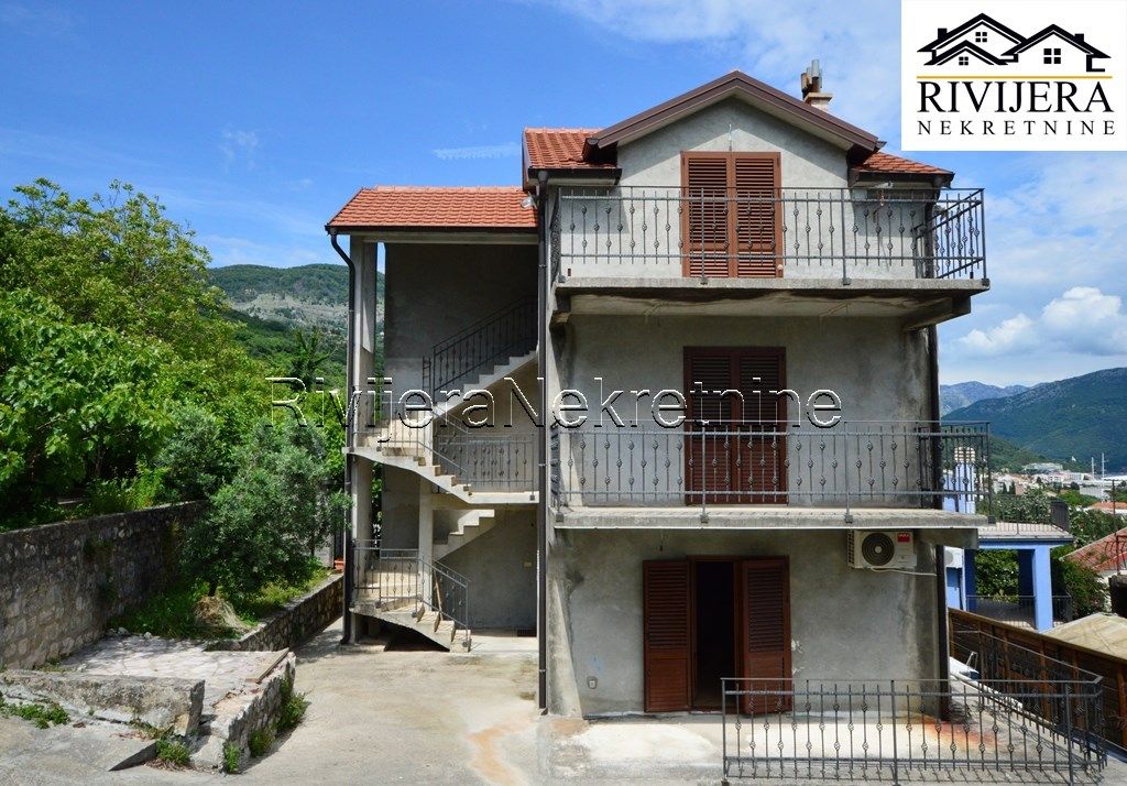 Maison à Herceg-Novi, Monténégro, 310 m² - image 1