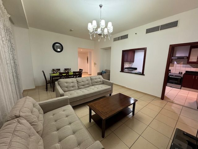 Apartment in Dubai, UAE, 110 m² - picture 2