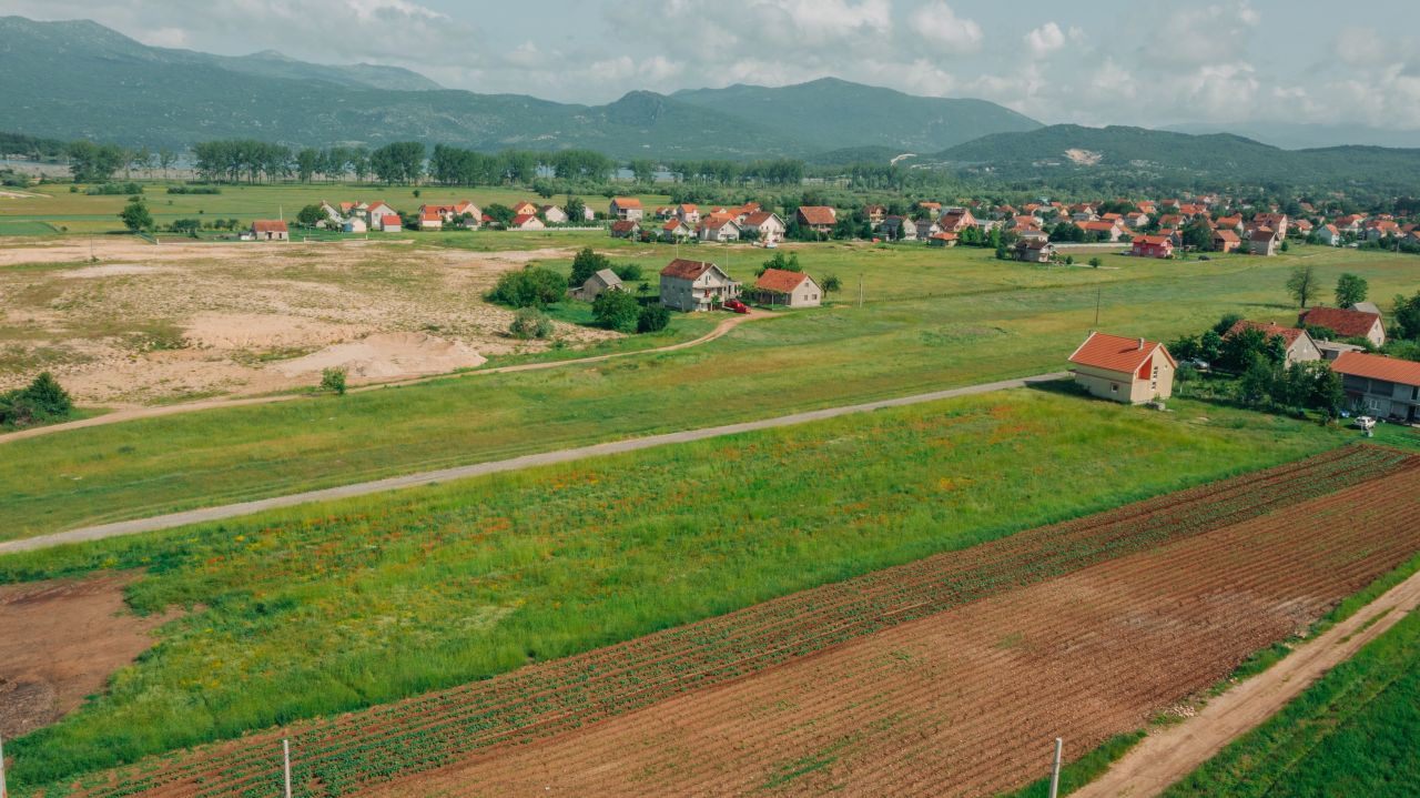 Grundstück in Niksic, Montenegro, 3 001 m² - Foto 5