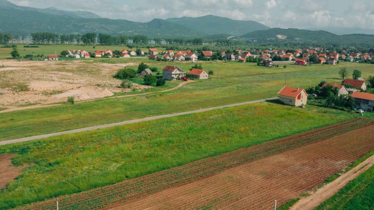 Grundstück in Niksic, Montenegro, 3 001 m² - Foto 6