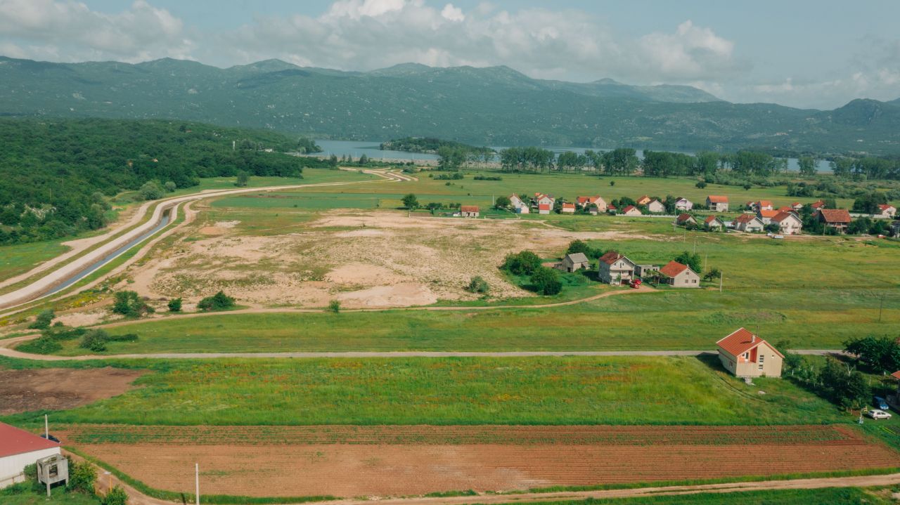 Grundstück in Niksic, Montenegro, 3 001 m² - Foto 7