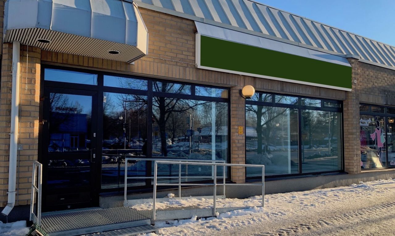Cafetería, restaurante en Pieksamaki, Finlandia, 167 m² - imagen 1