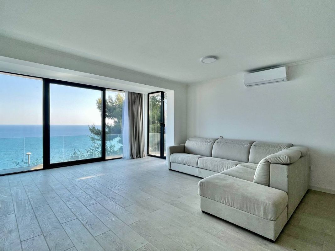 Flat in Budva, Montenegro, 95 m² - picture 1