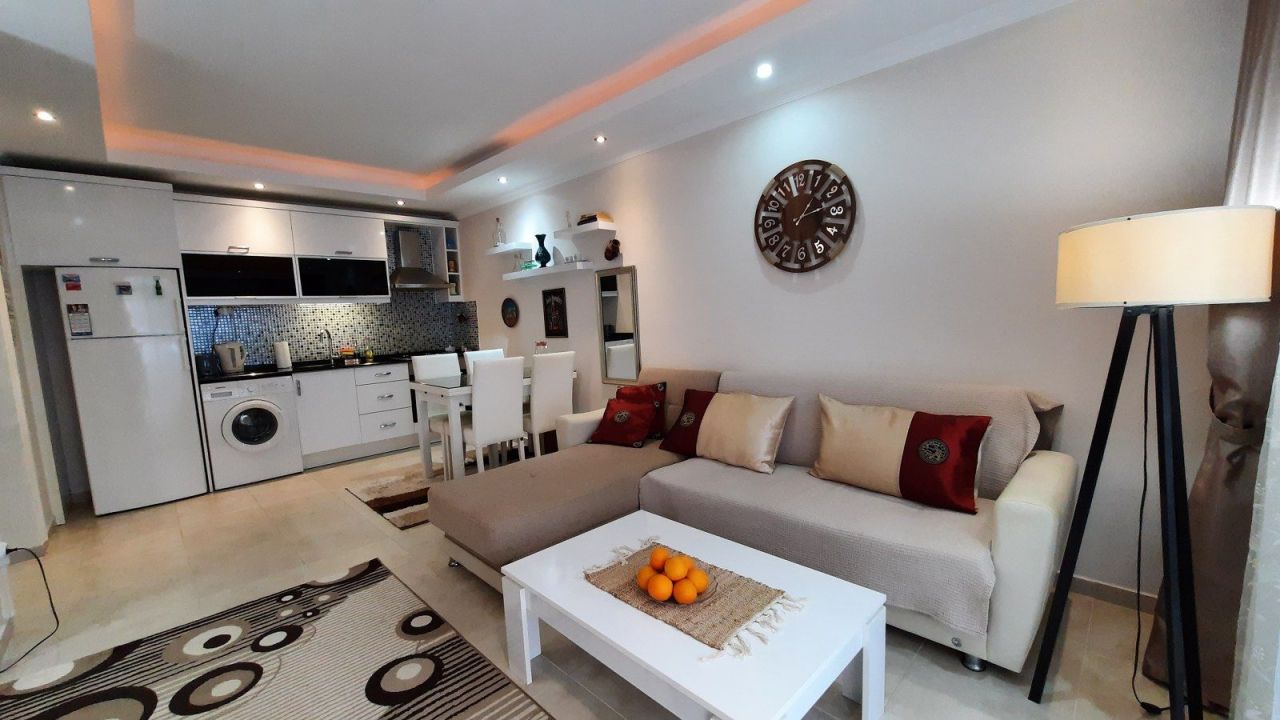 Flat in Alanya, Turkey, 60 m² - picture 1