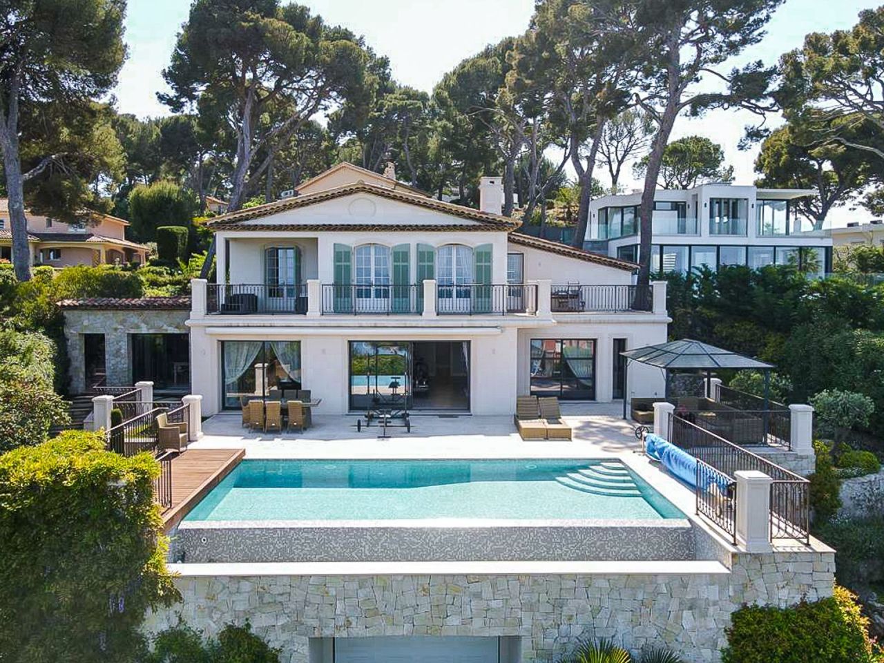 Villa en Antibes, Francia, 500 m² - imagen 1