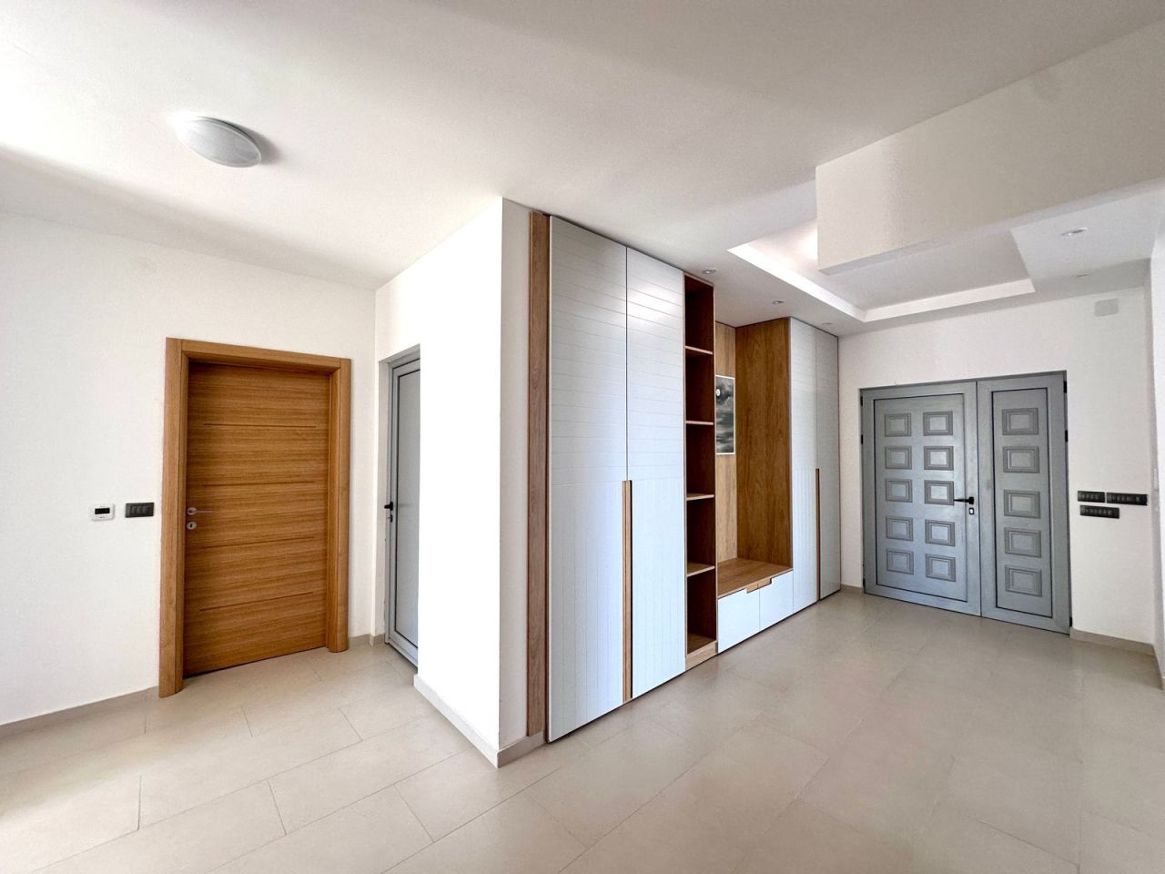 Villa en Budva, Montenegro, 740 m² - imagen 11