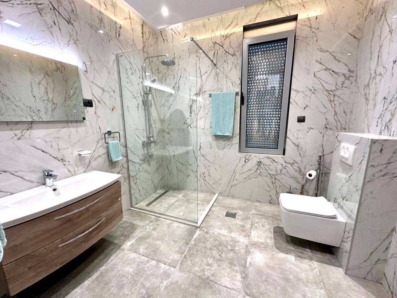 Villa en Budva, Montenegro, 740 m² - imagen 15