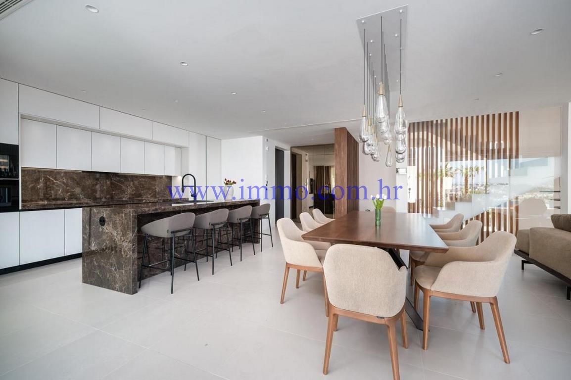 Villa en Split, Croacia, 390 m² - imagen 4