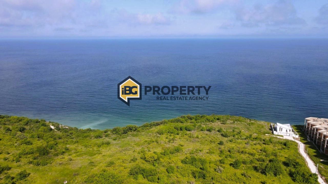 Land in Byala, Bulgaria, 1 670 m² - picture 2