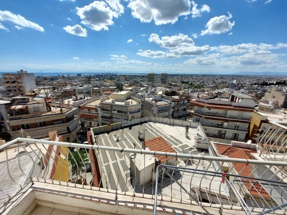 Piso en Salónica, Grecia, 70 m² - imagen 1