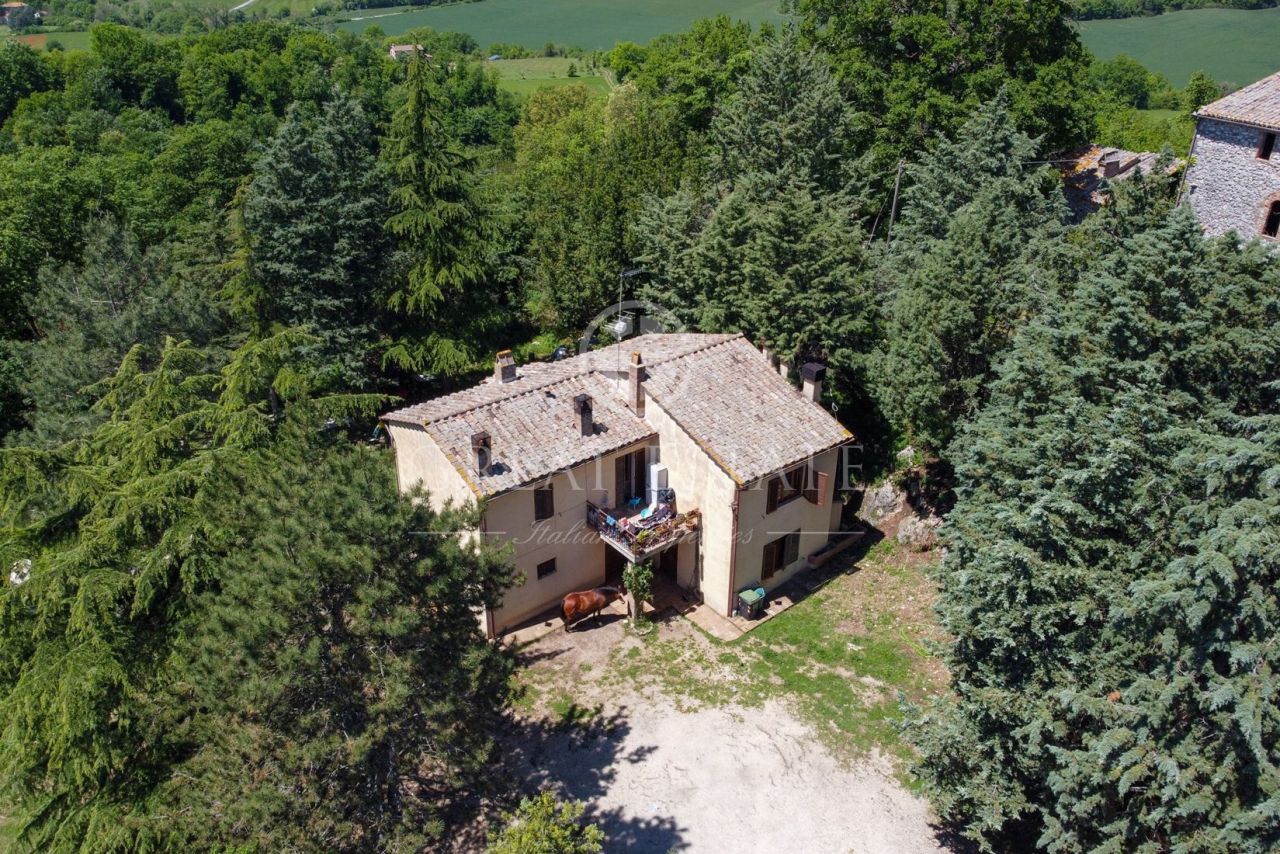 Castello Avigliano Umbro, Italia, 1 720 m² - foto 11