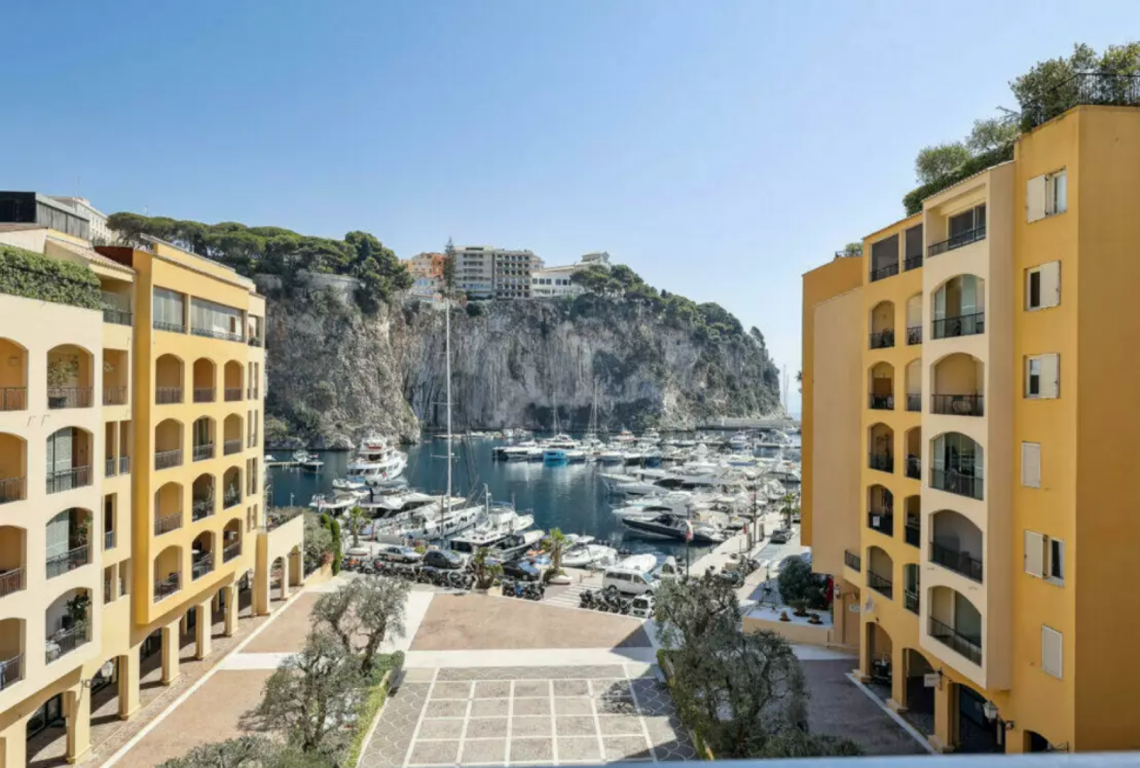 Apartment in Monaco, Monaco, 196 m² - picture 1